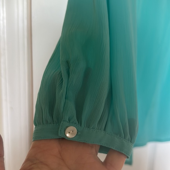 Accessorize Top - Picture 2 of 5